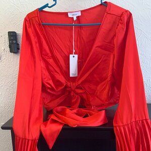 🔥 NWT FTF Lab Red Satin Pleated Sleeve Crop Top - Size 2 (Approx 2X) 🔥